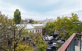 2 Bedroom On Deribasovskaya Str.